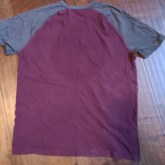 Lot of 3 American Eagle shirts- 2M, 1L - Picture 4 of 12